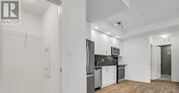 15-20 Lytham Green Circle, Newmarket, ON, L3Y 0H4 - 5