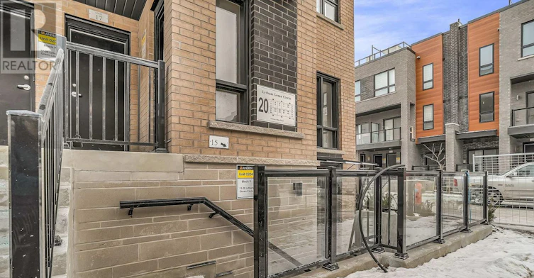 15-20 Lytham Green Circle, Newmarket, ON, L3Y 0H4 - 2