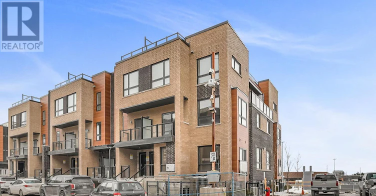 15-20 Lytham Green Circle, Newmarket, ON, L3Y 0H4