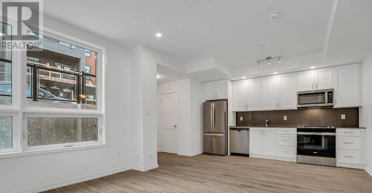 15-20 Lytham Green Circle, Newmarket, ON, L3Y 0H4 - 7