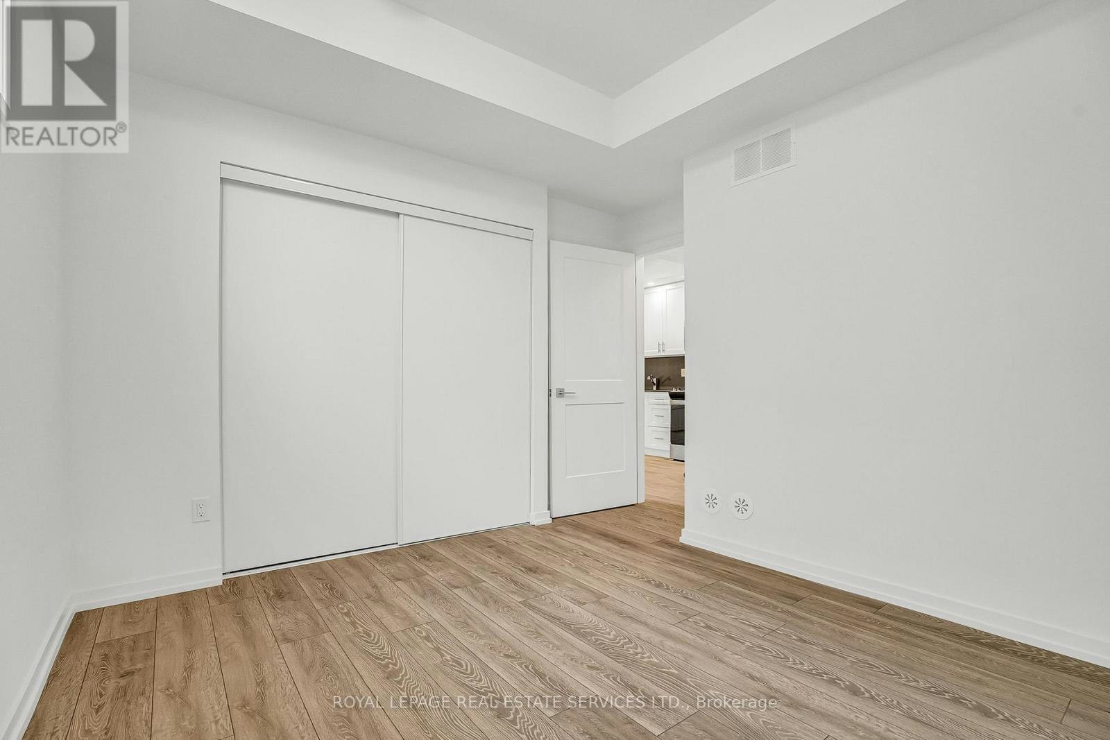 15-20 Lytham Green Circle, Newmarket, ON, L3Y 0H4 - 20