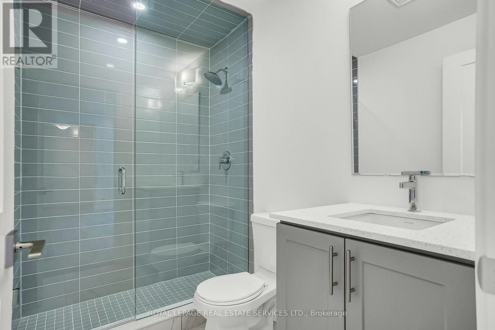 15-20 Lytham Green Circle, Newmarket, ON, L3Y 0H4 - 21
