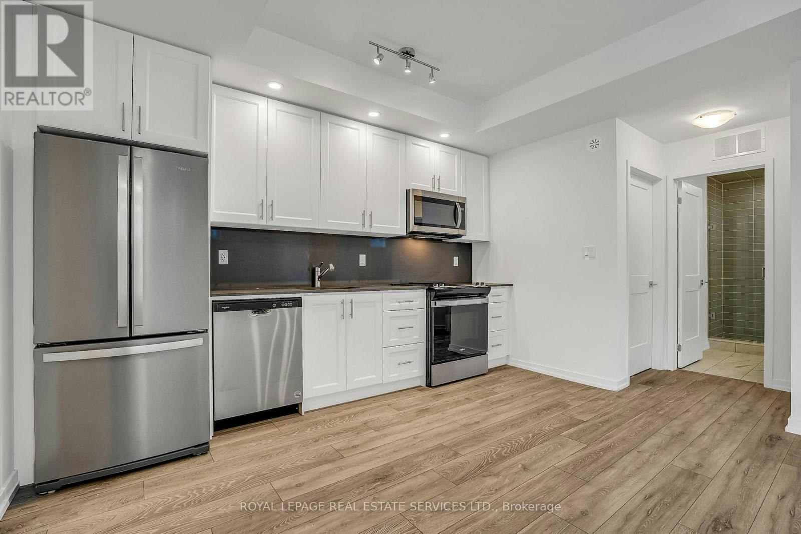 15-20 Lytham Green Circle, Newmarket, ON, L3Y 0H4 - 15