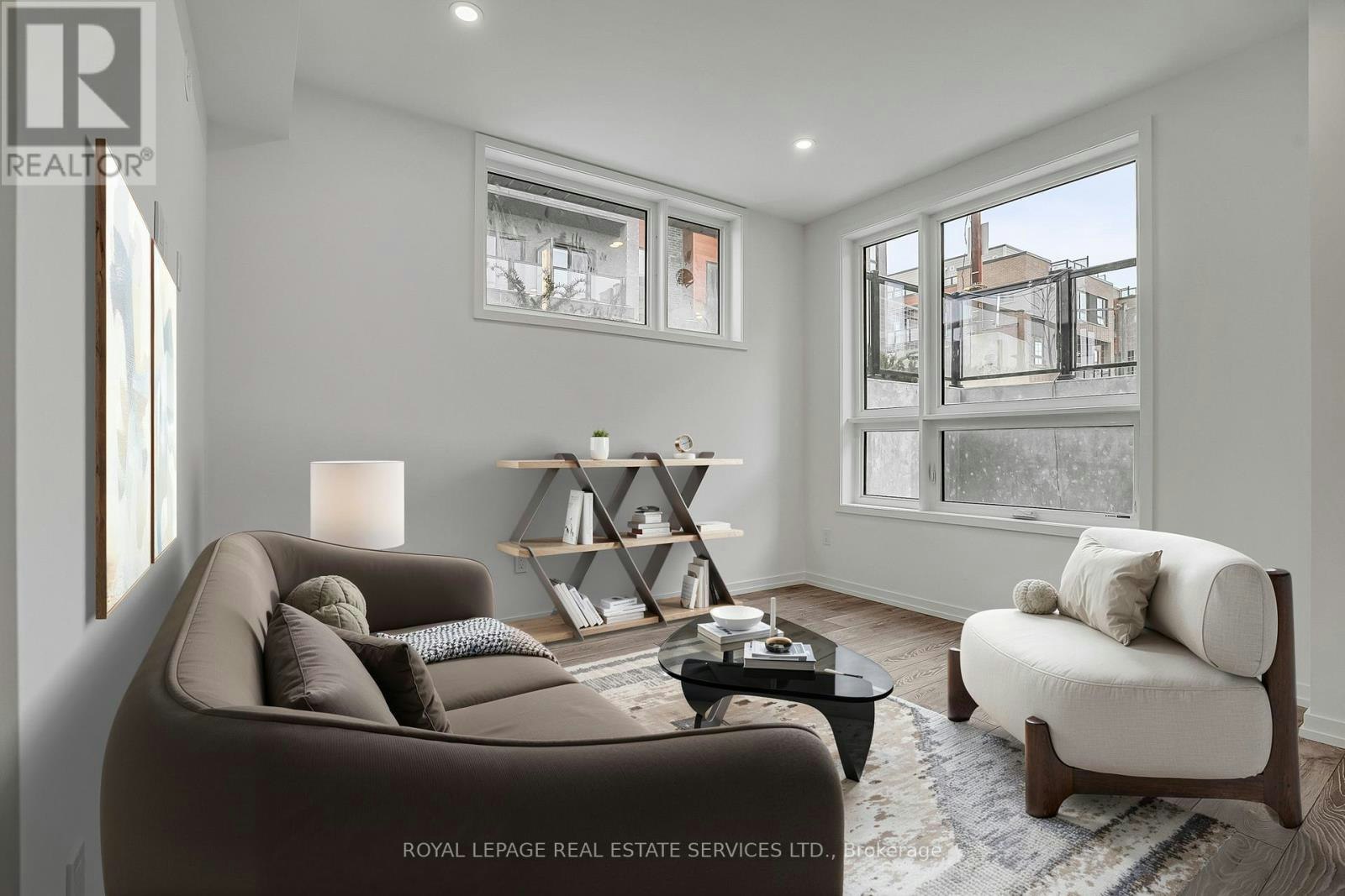 15-20 Lytham Green Circle, Newmarket, ON, L3Y 0H4 - 10