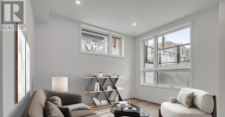 15-20 Lytham Green Circle, Newmarket, ON, L3Y 0H4 - 10