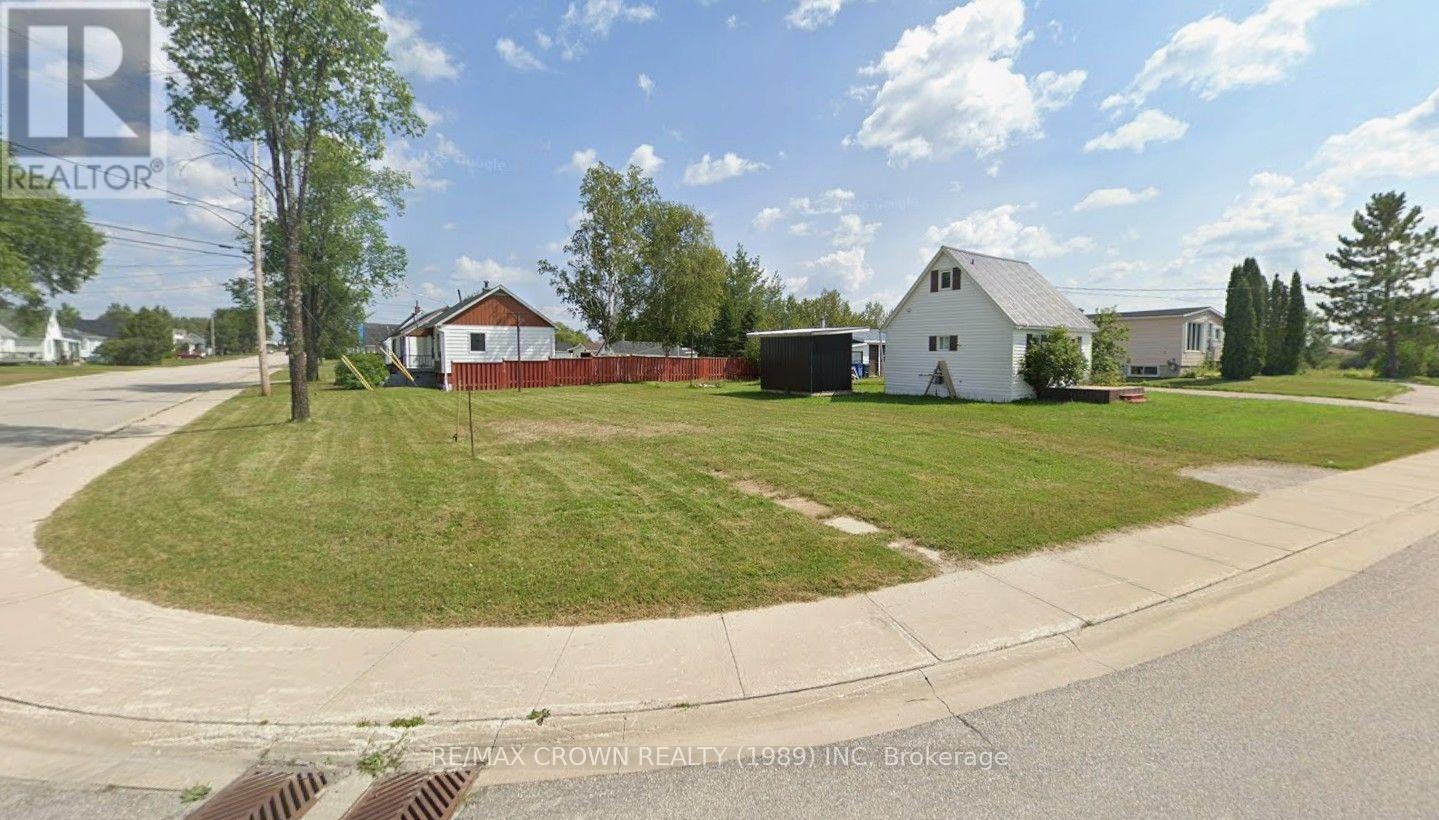 71 Hollywood Avenue, Smooth Rock Falls, ON, P0L 2B0