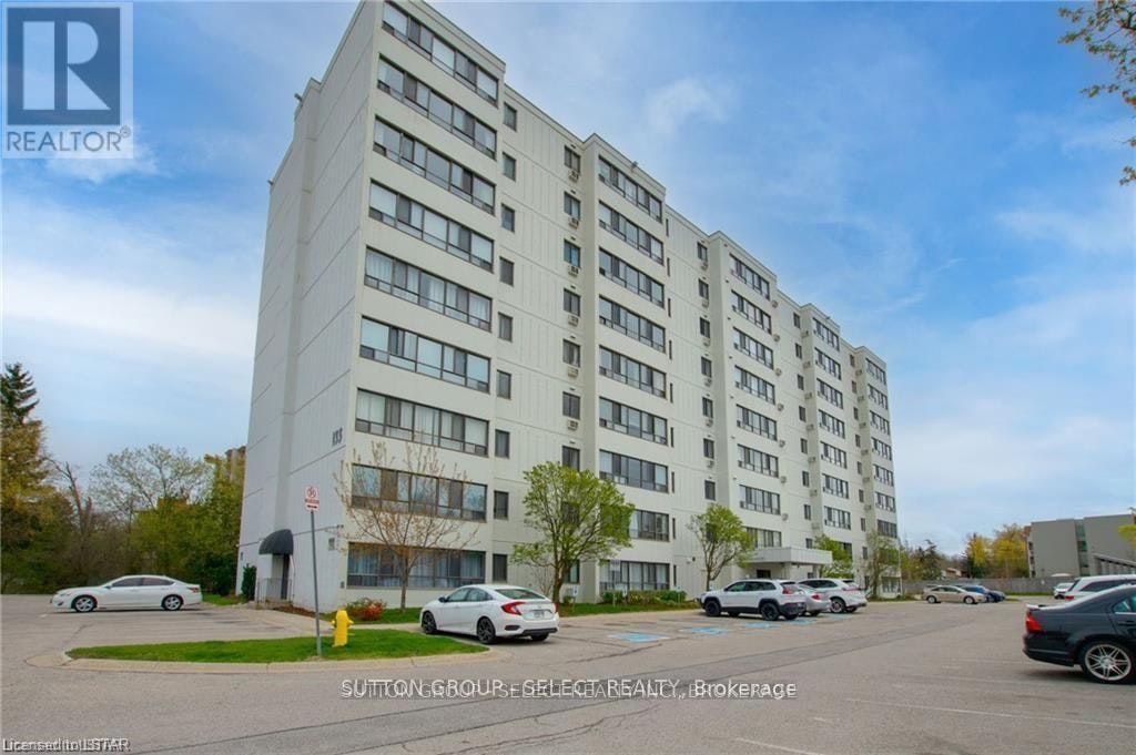 4-135 Baseline Road, London, ON, N6J 4W4