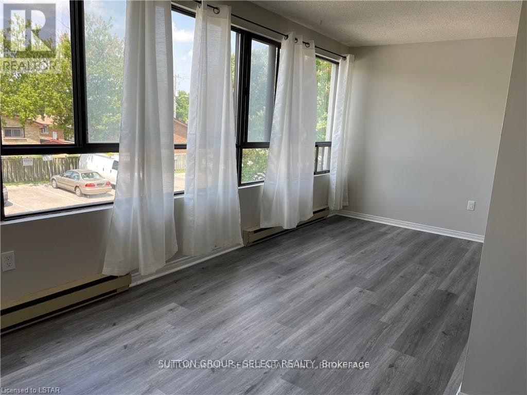 4-135 Baseline Road, London, ON, N6J 4W4 - 11