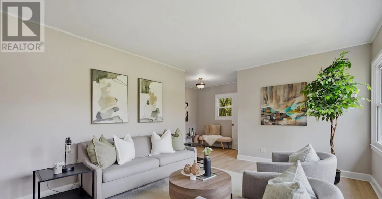 7962 Booth Street, Niagara Falls, ON, L2H 1E8 - 4