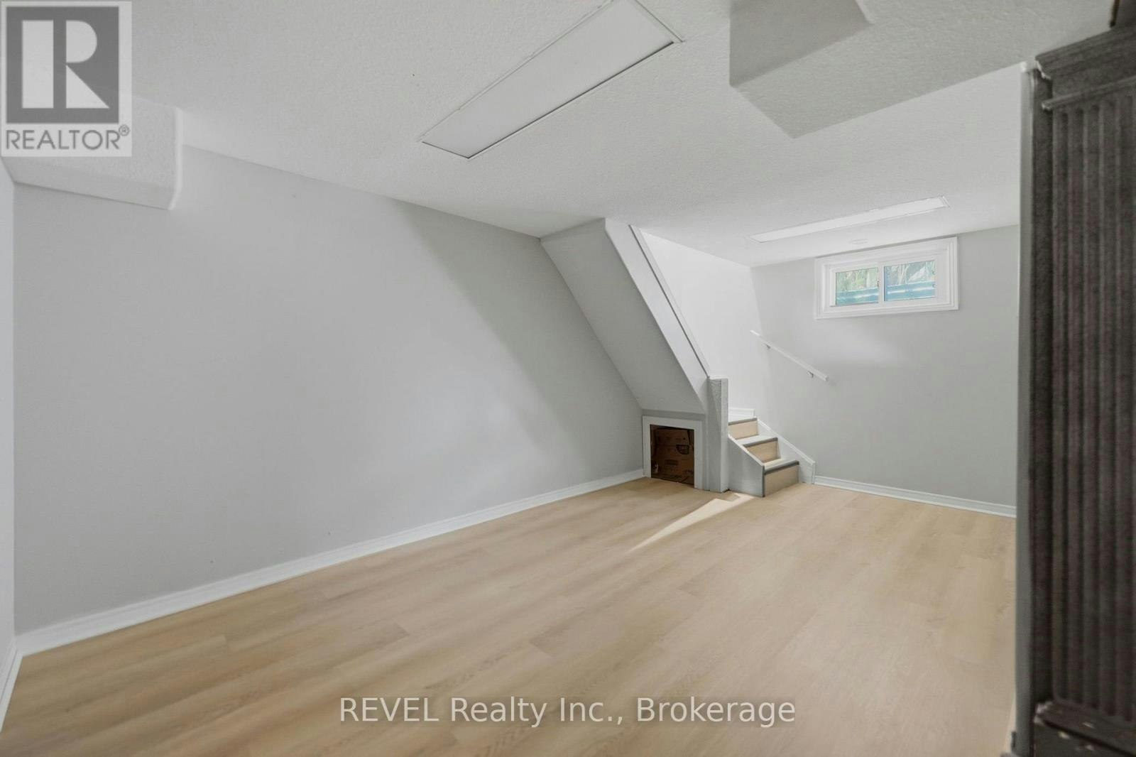 7962 Booth Street, Niagara Falls, ON, L2H 1E8 - 18
