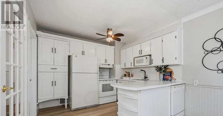 7962 Booth Street, Niagara Falls, ON, L2H 1E8 - 8