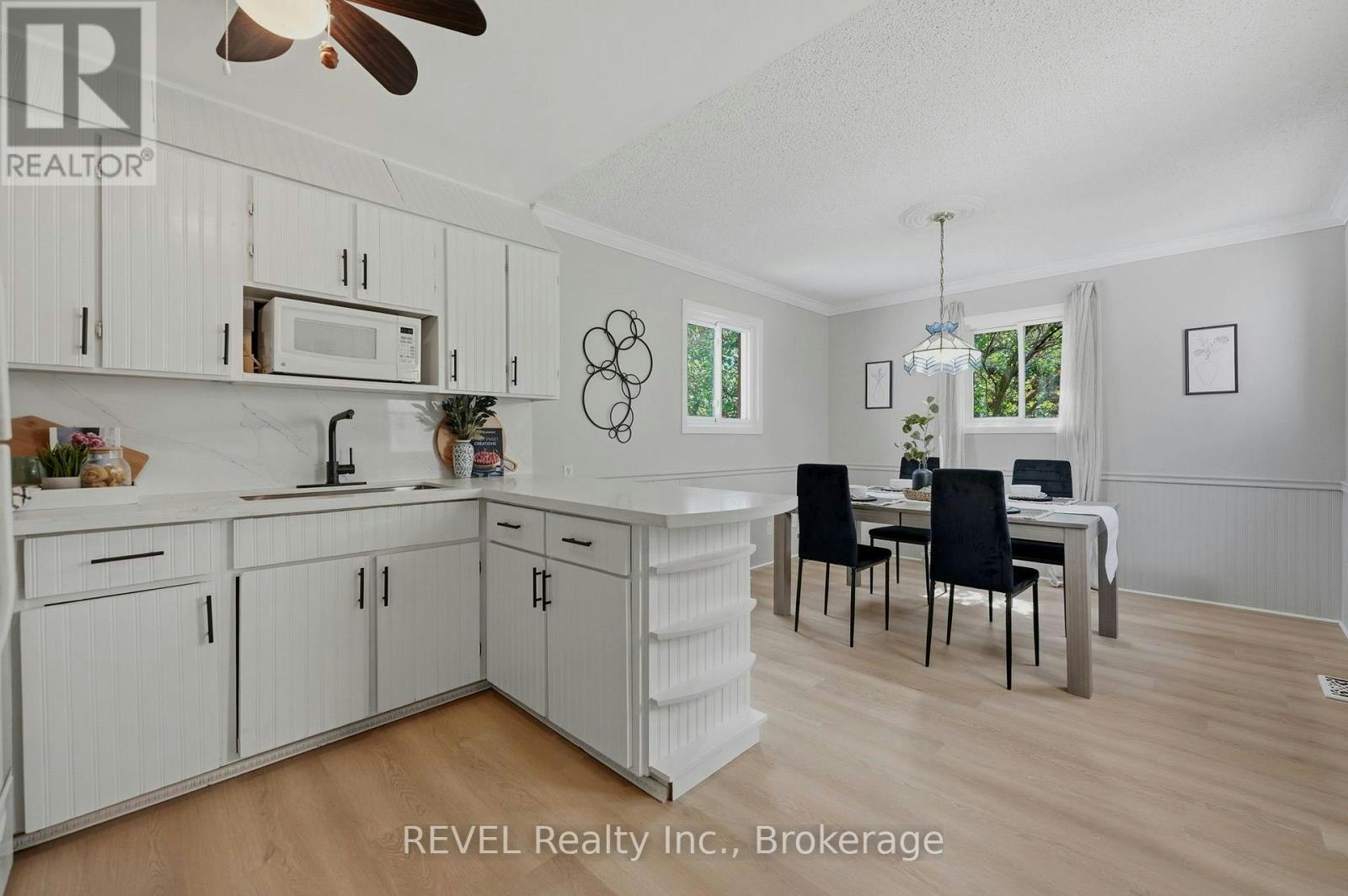 7962 Booth Street, Niagara Falls, ON, L2H 1E8 - 7