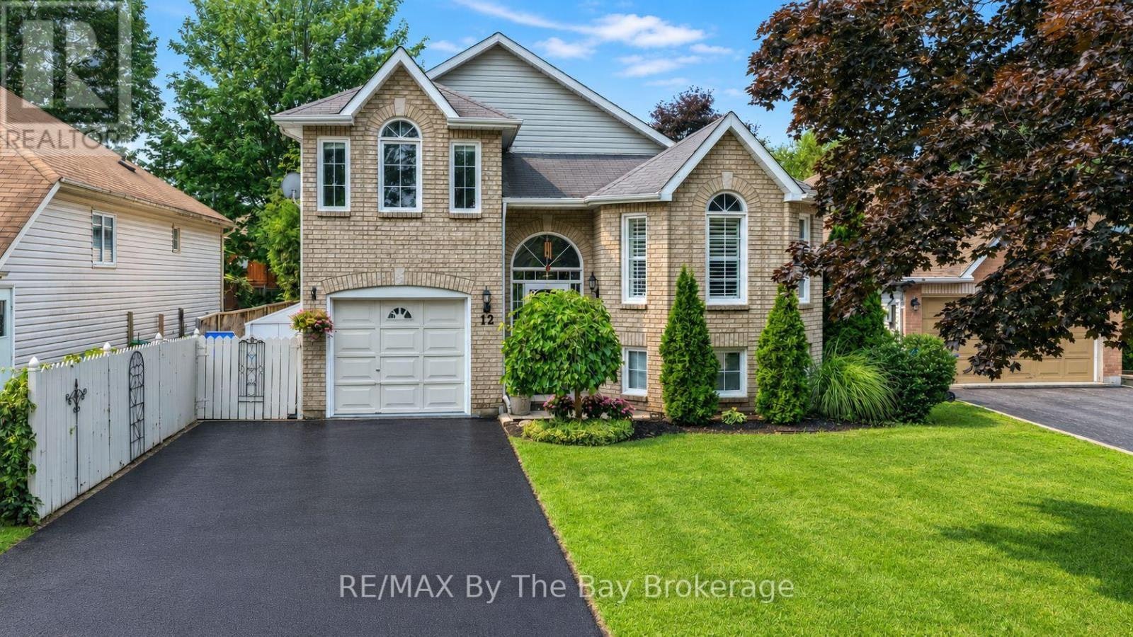 12 Goldsmith Place, Wasaga Beach, ON, L9Z 1E5