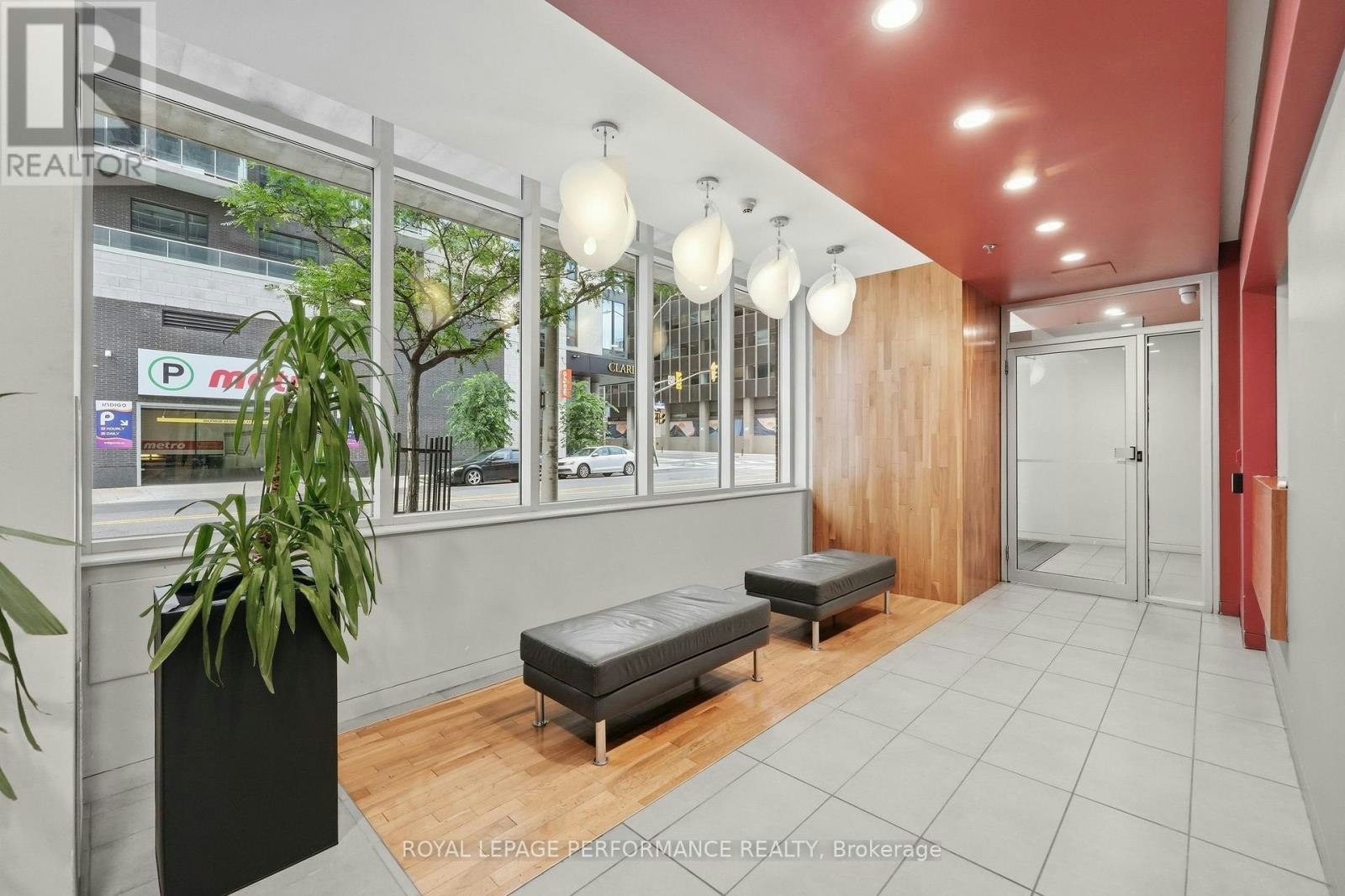 PH 2-179 George Street, Ottawa, ON, K1N 1J8 - 2