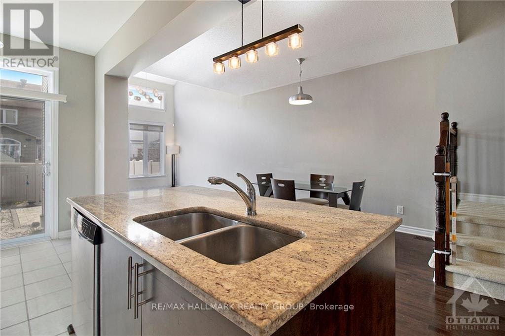 428 Arncliffe Avenue, Ottawa, ON, K2W 0B7 - 9