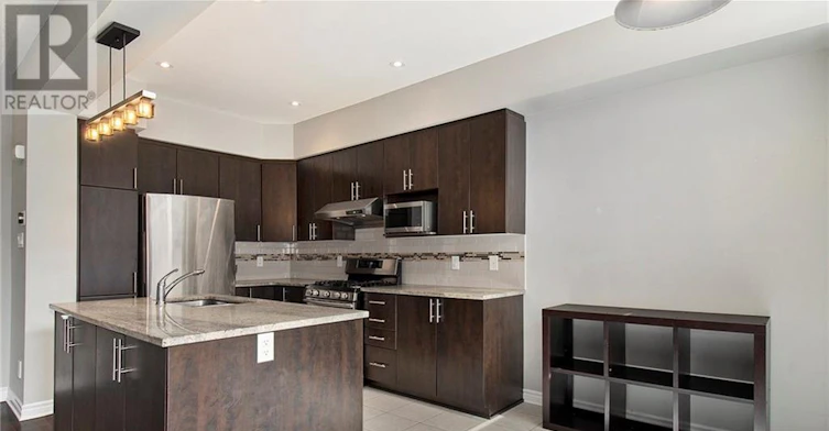 428 Arncliffe Avenue, Ottawa, ON, K2W 0B7 - 8
