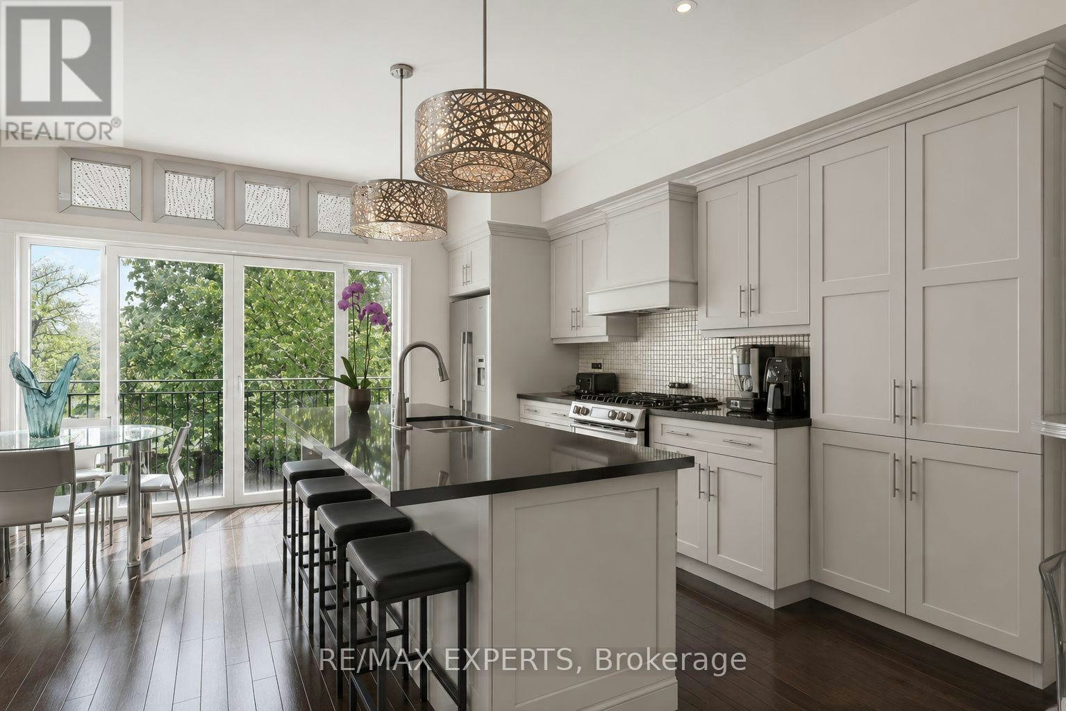 22 Matthew Court, Toronto, ON, M9B 2Y3
