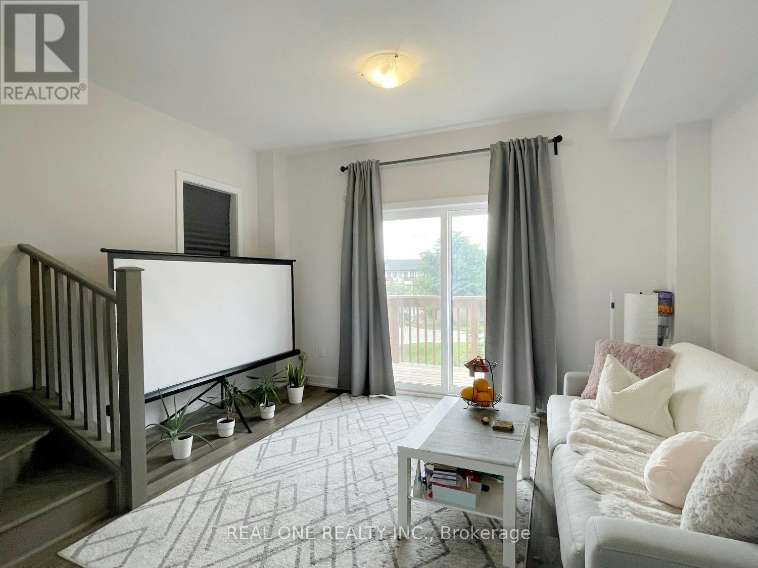 1 Markle Crescent, Hamilton, ON, L9G 0H3 - 4