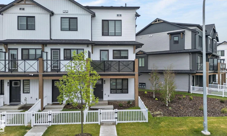 44-1025 Secord Pm NW