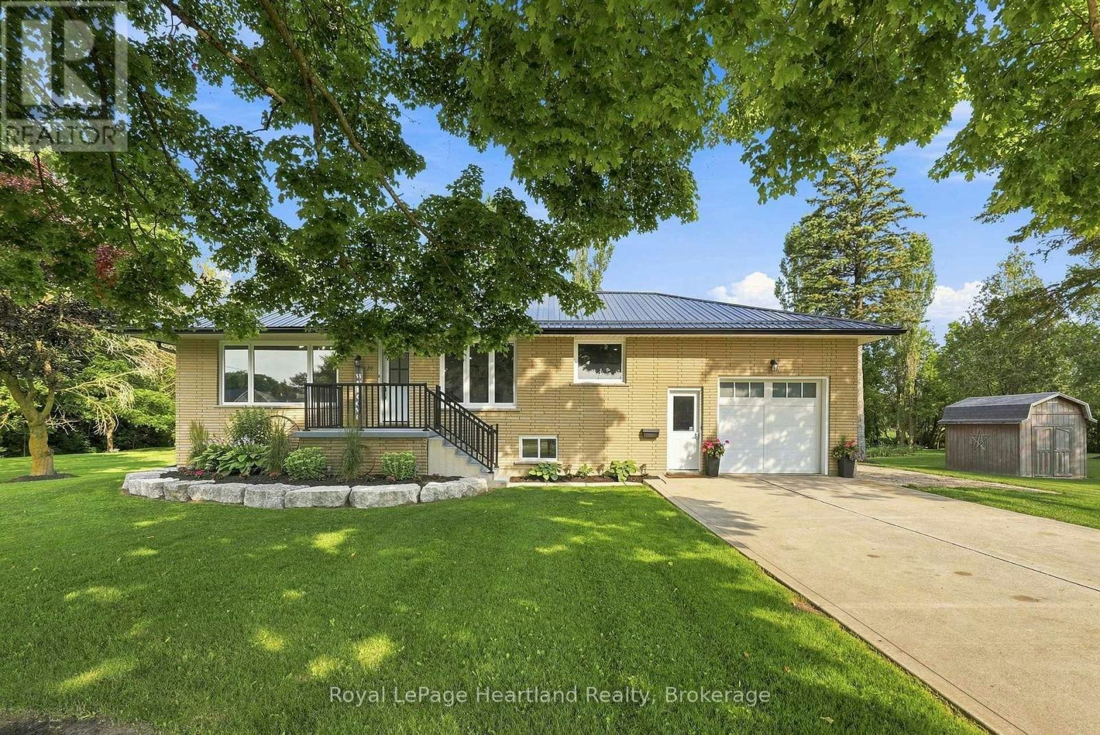 20 Queen Street W, Minto, ON, N0G 1M0