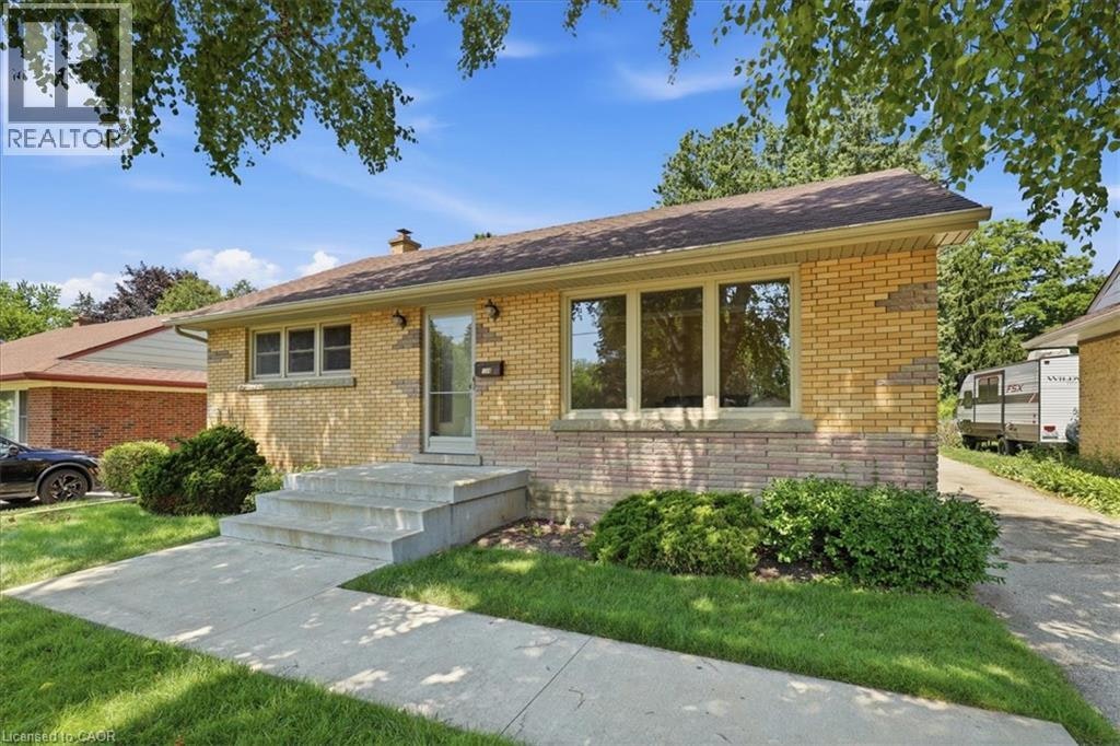 184 Murdock Avenue, Waterloo, ON, N2J 2M5