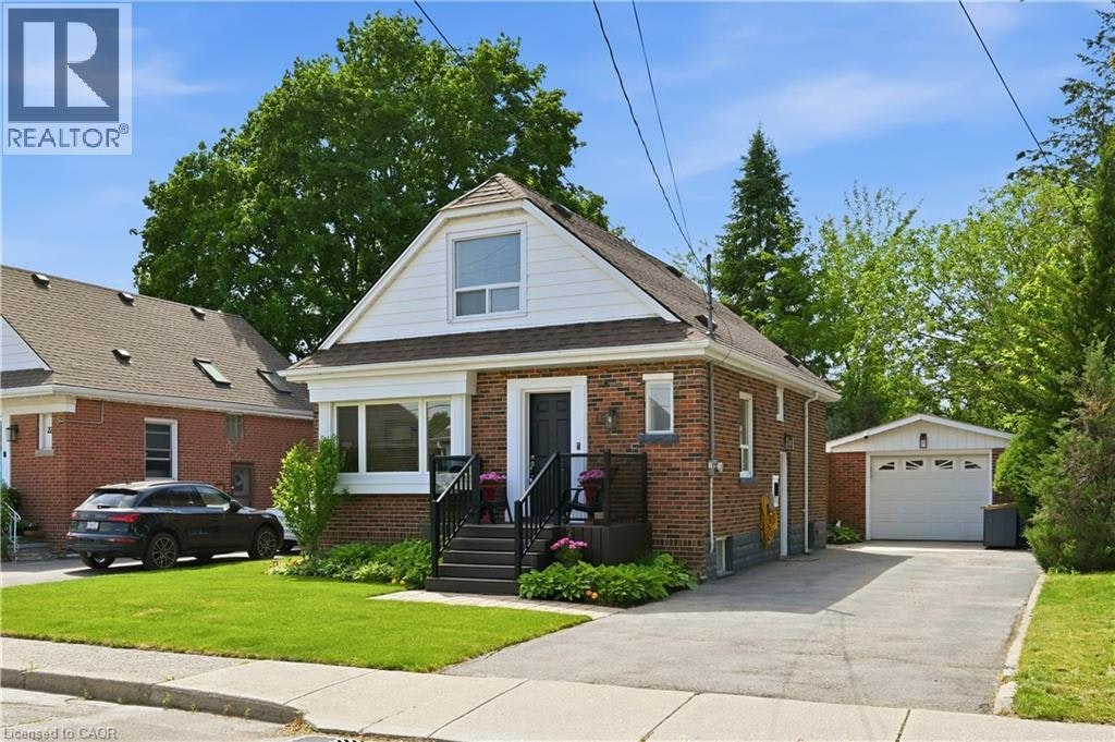 18 Ipswich Place, Hamilton, ON, L8K 3E7