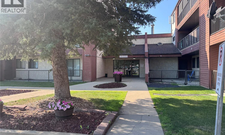 118-3302 33rd Street W