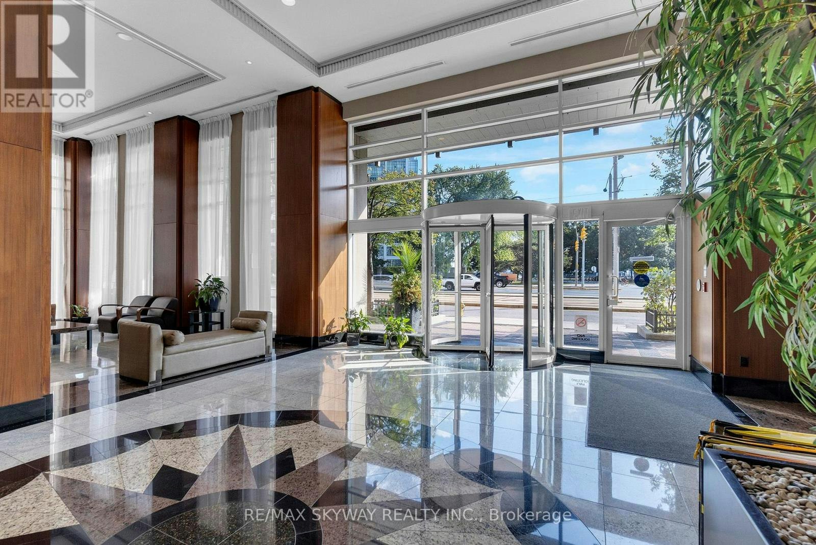 LPH03-628 Fleet Street, Toronto, ON, M5V 1A8 - 5