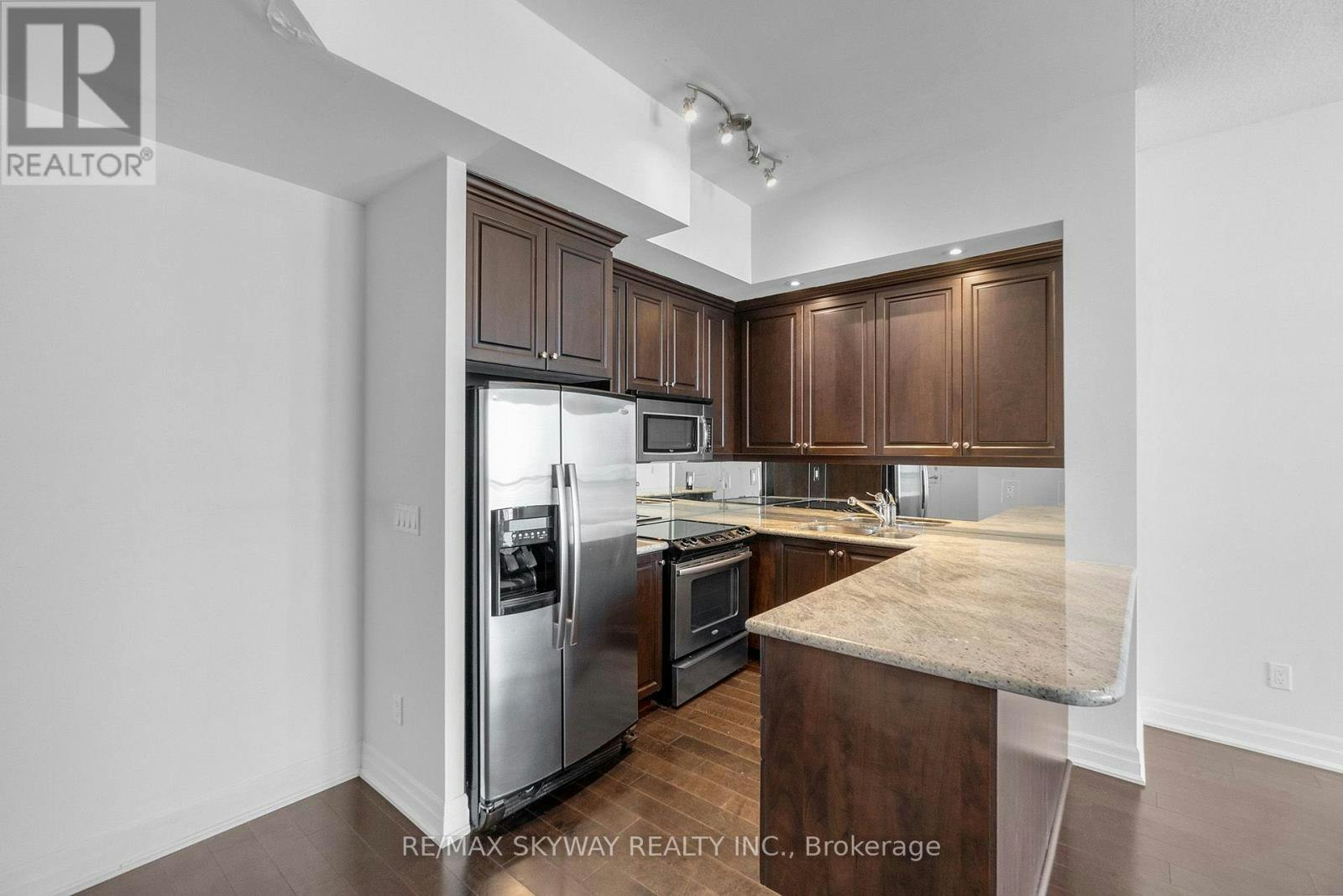LPH03-628 Fleet Street, Toronto, ON, M5V 1A8 - 11