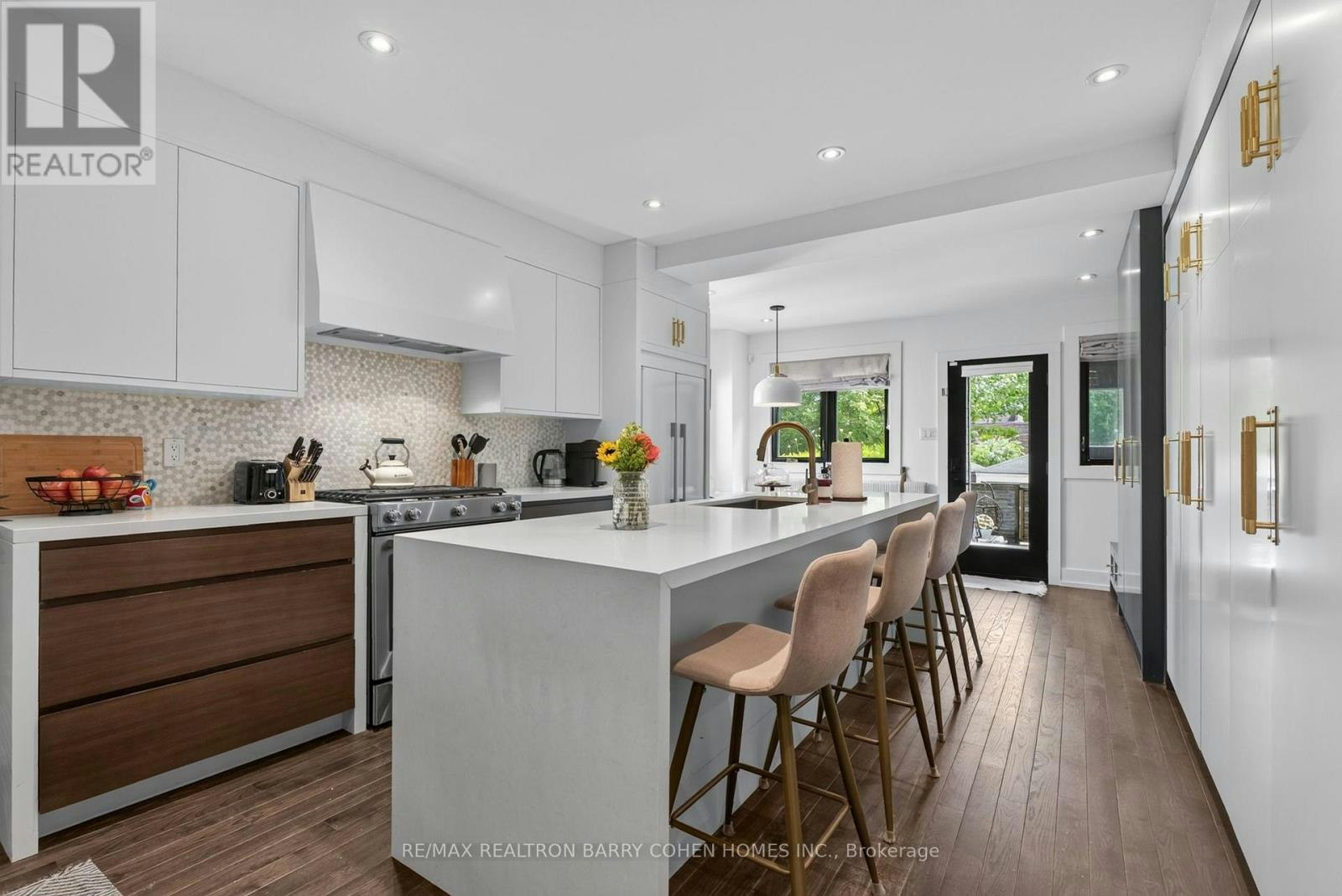 43 Helena Avenue, Toronto, ON, M6G 2H3 - 7