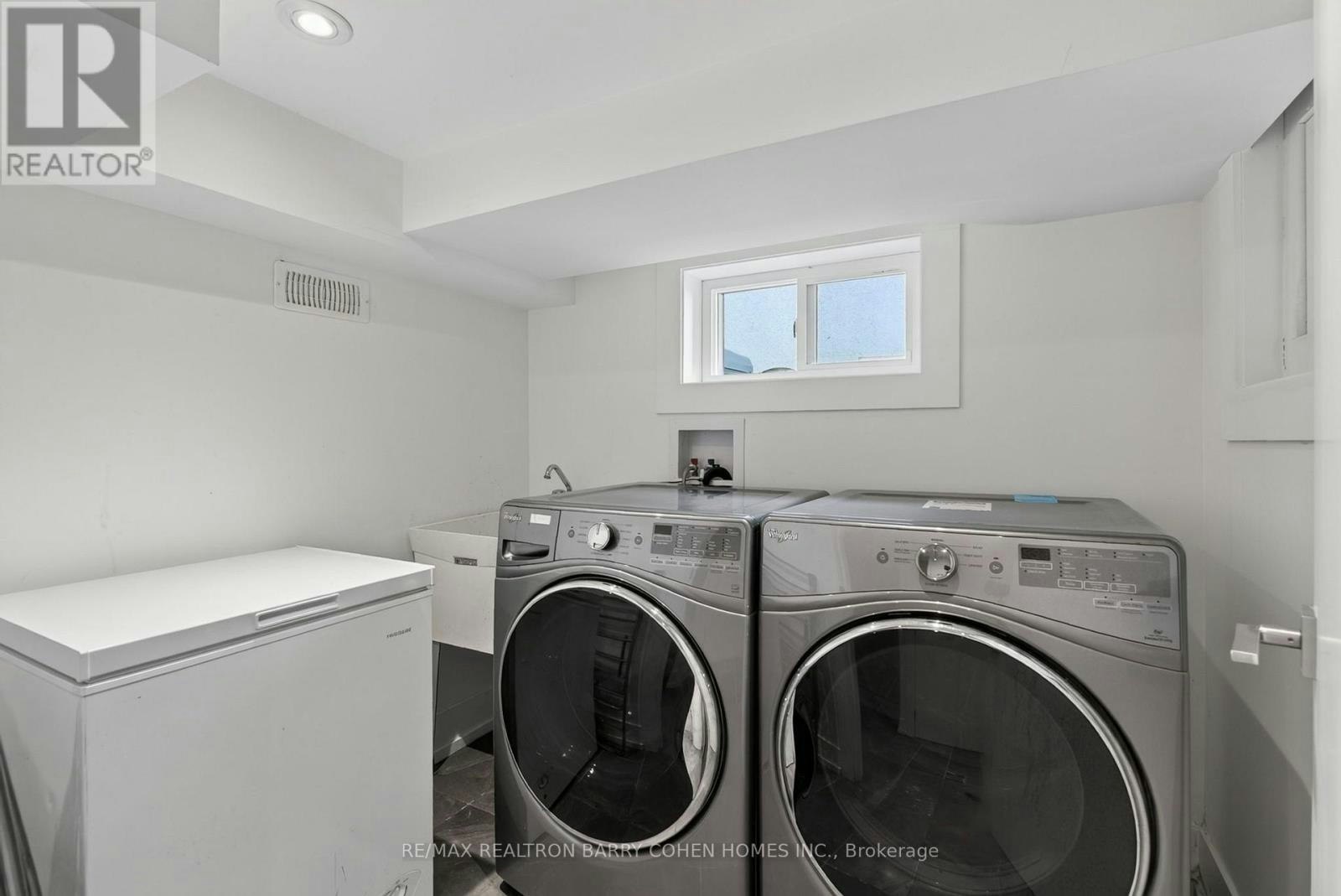 43 Helena Avenue, Toronto, ON, M6G 2H3 - 32