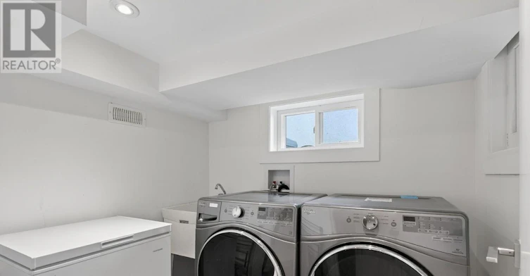 43 Helena Avenue, Toronto, ON, M6G 2H3 - 32
