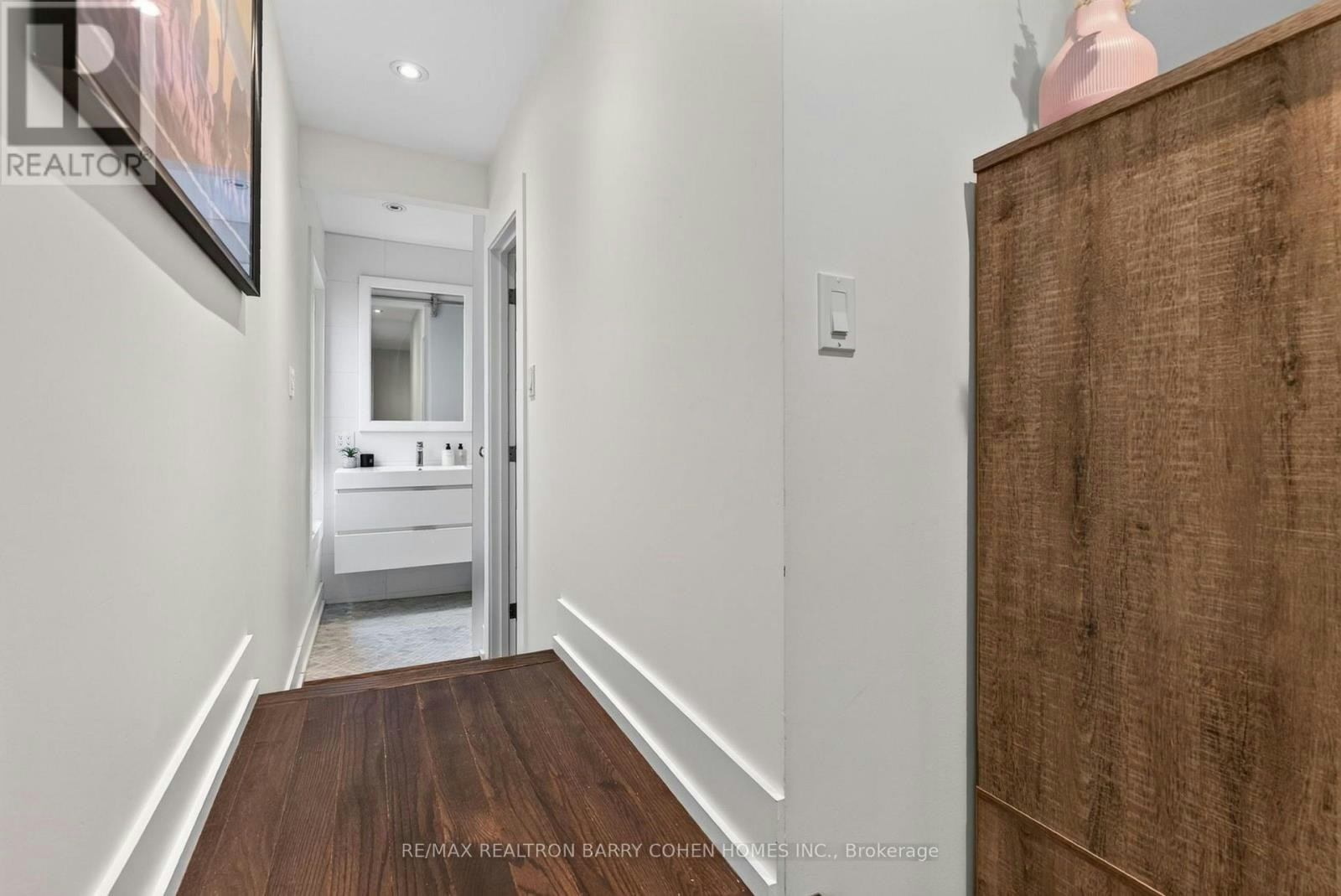 43 Helena Avenue, Toronto, ON, M6G 2H3 - 18