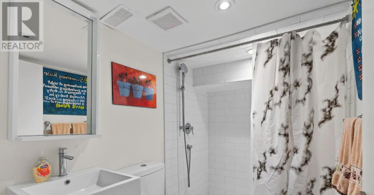 43 Helena Avenue, Toronto, ON, M6G 2H3 - 31