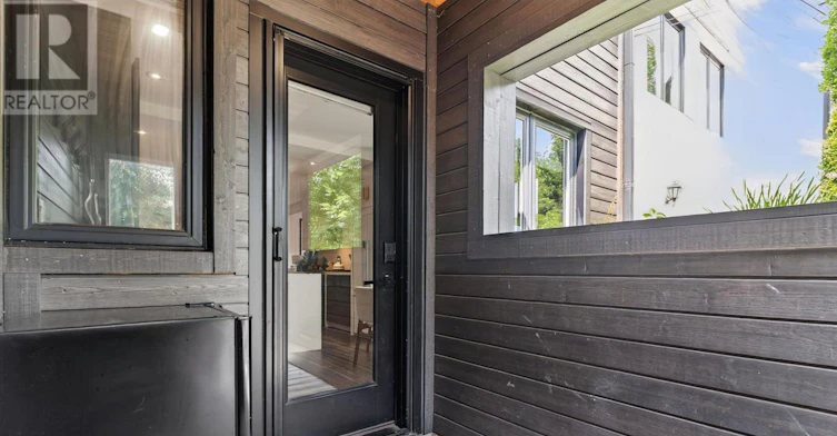 43 Helena Avenue, Toronto, ON, M6G 2H3 - 13