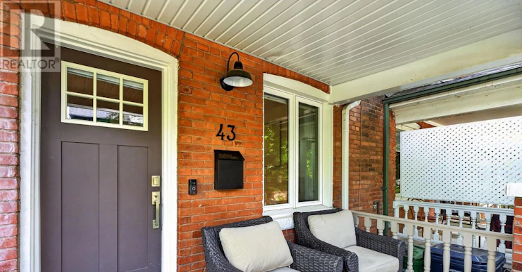 43 Helena Avenue, Toronto, ON, M6G 2H3 - 2