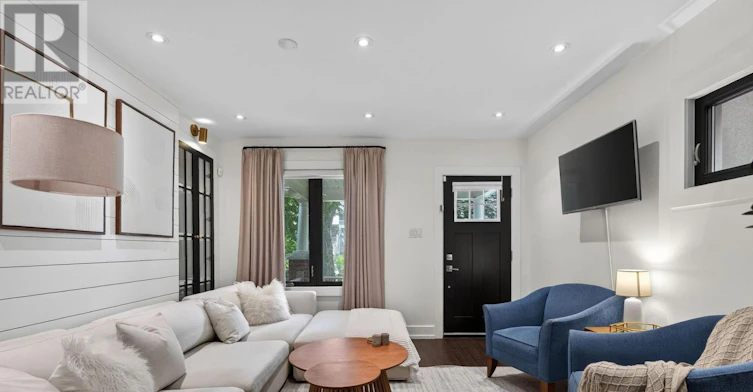 43 Helena Avenue, Toronto, ON, M6G 2H3 - 3