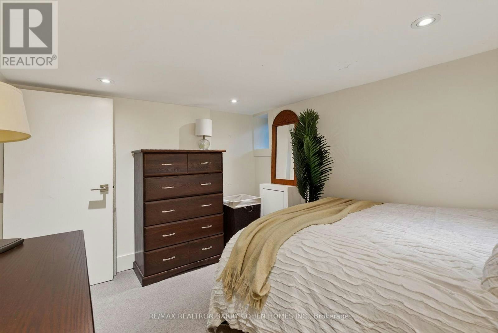 43 Helena Avenue, Toronto, ON, M6G 2H3 - 30