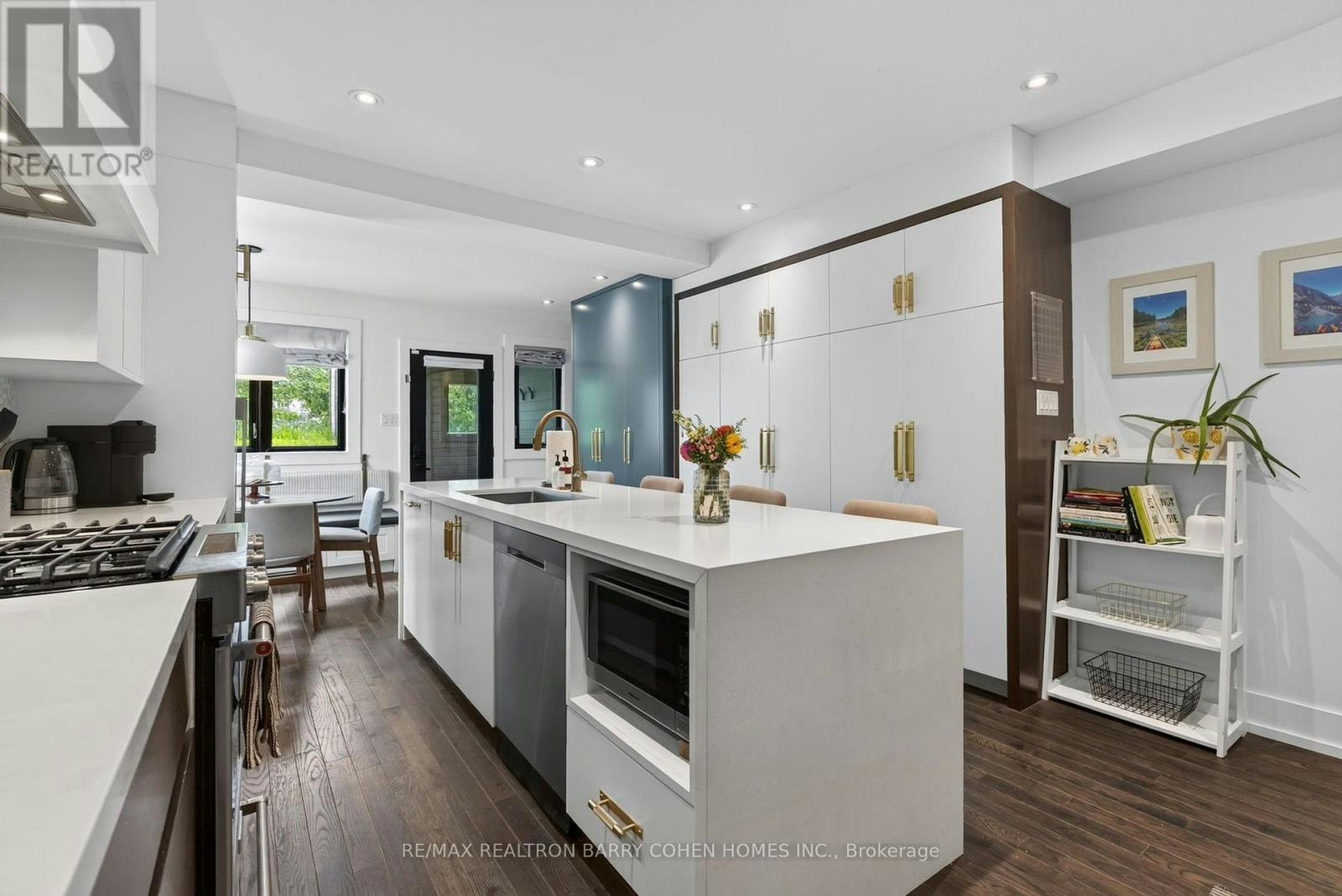 43 Helena Avenue, Toronto, ON, M6G 2H3 - 8