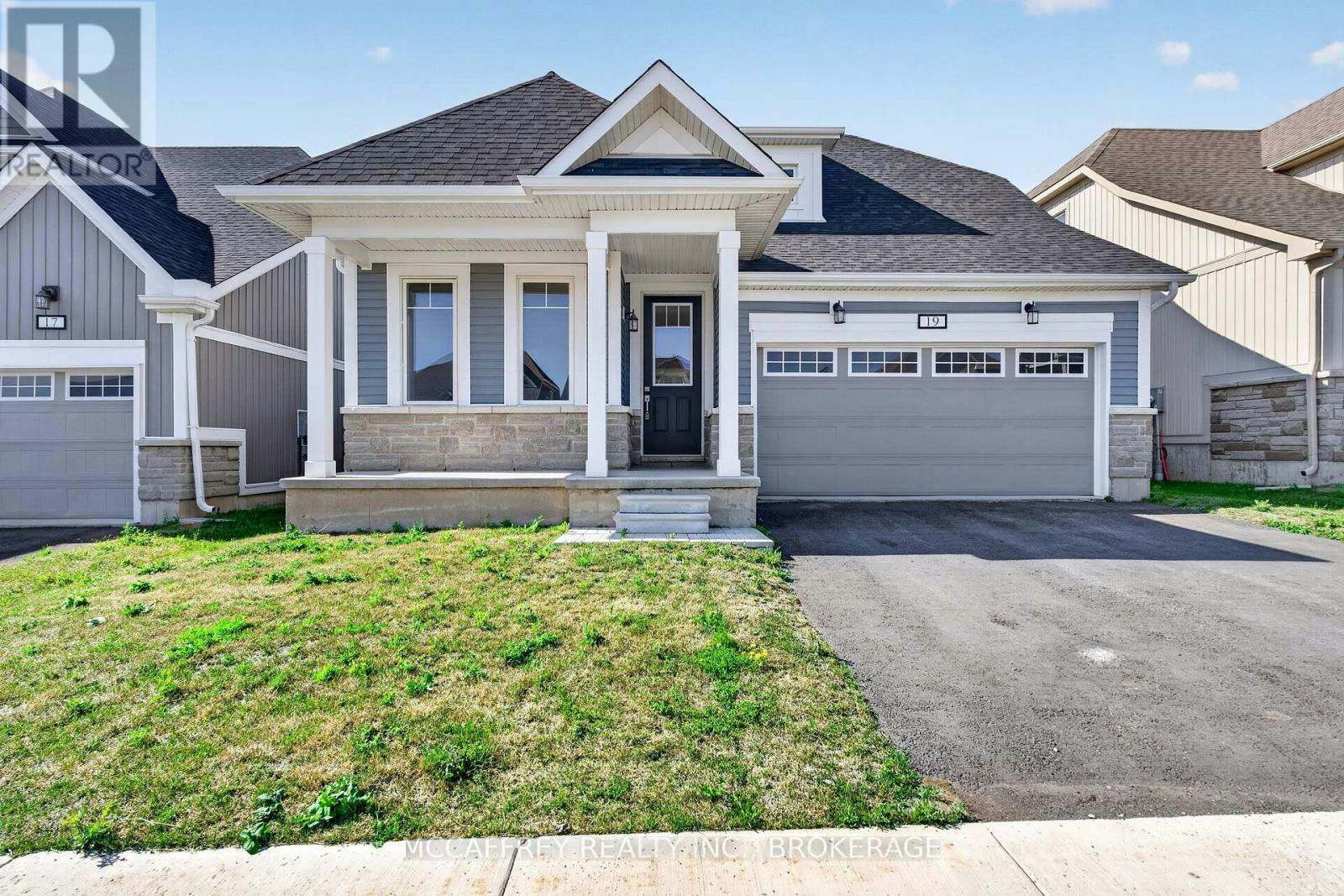 19 Oakmont Drive, Loyalist, ON, K0H 1G0