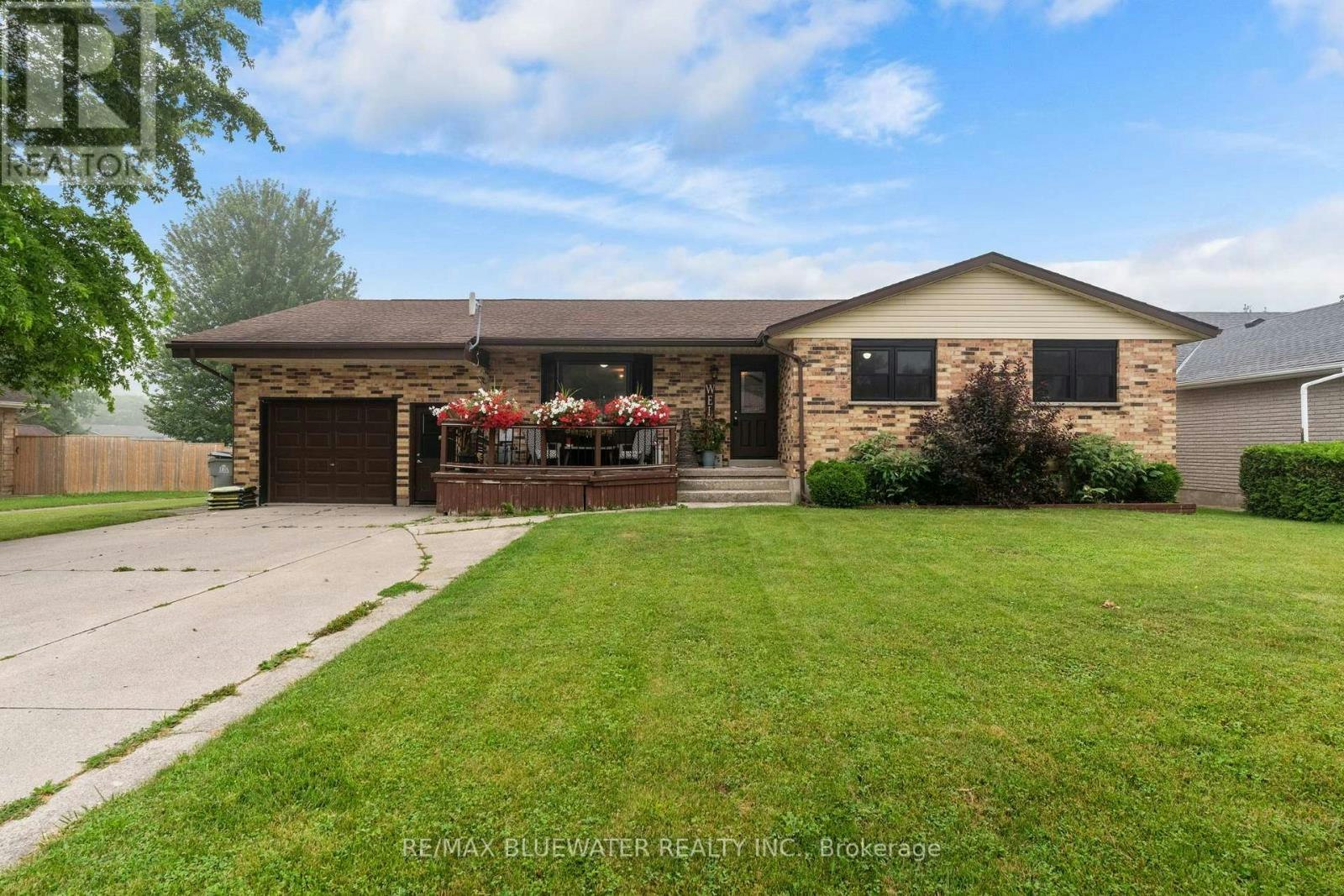 210 Hill Street, Central Huron, ON, N0M 1L0