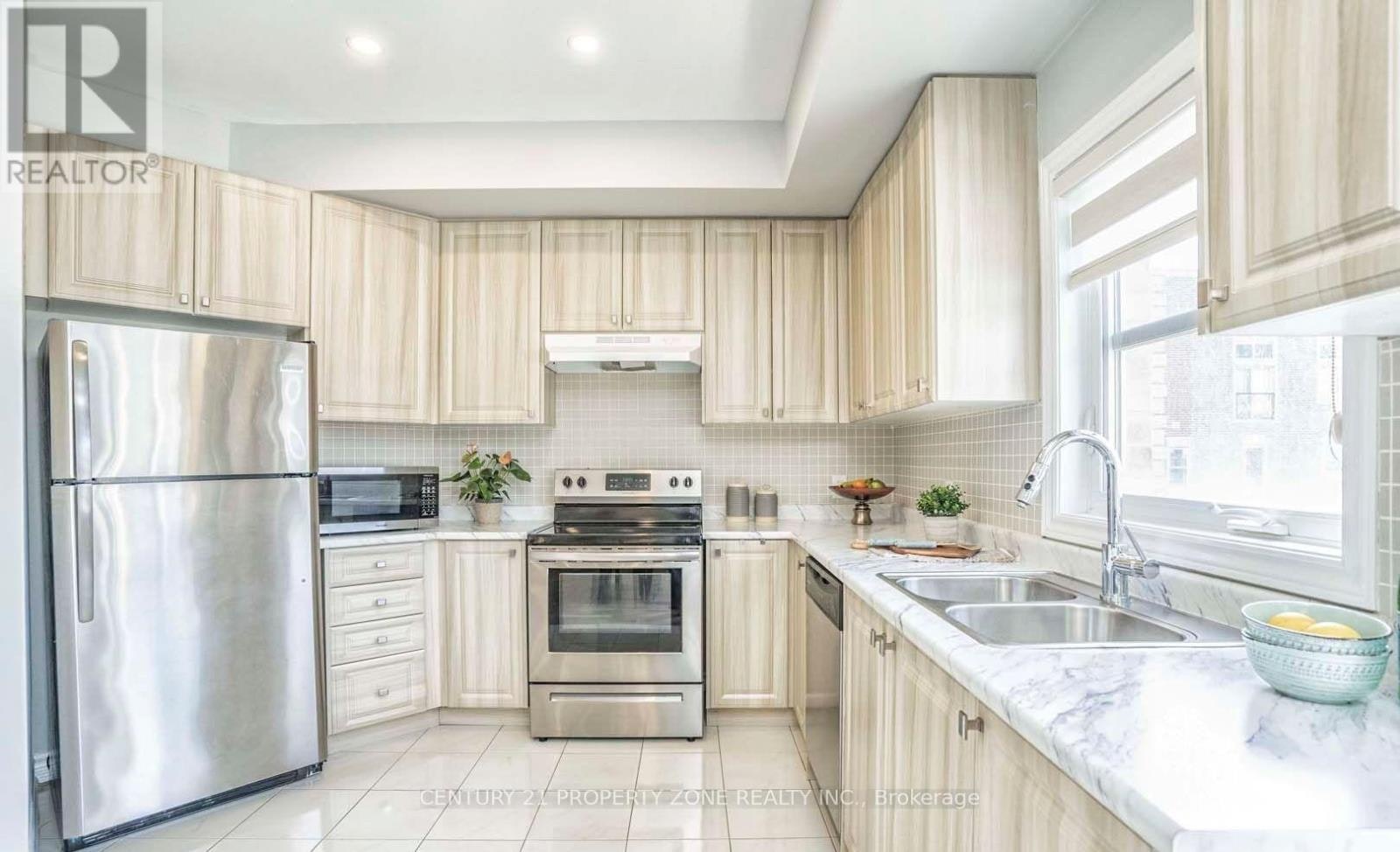225-3865 Major Mackenzie Drive, Vaughan, ON, L4H 4P4 - 3