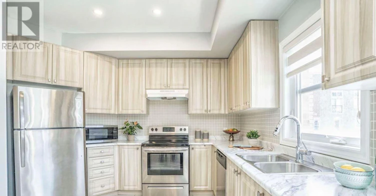 225-3865 Major Mackenzie Drive, Vaughan, ON, L4H 4P4 - 3