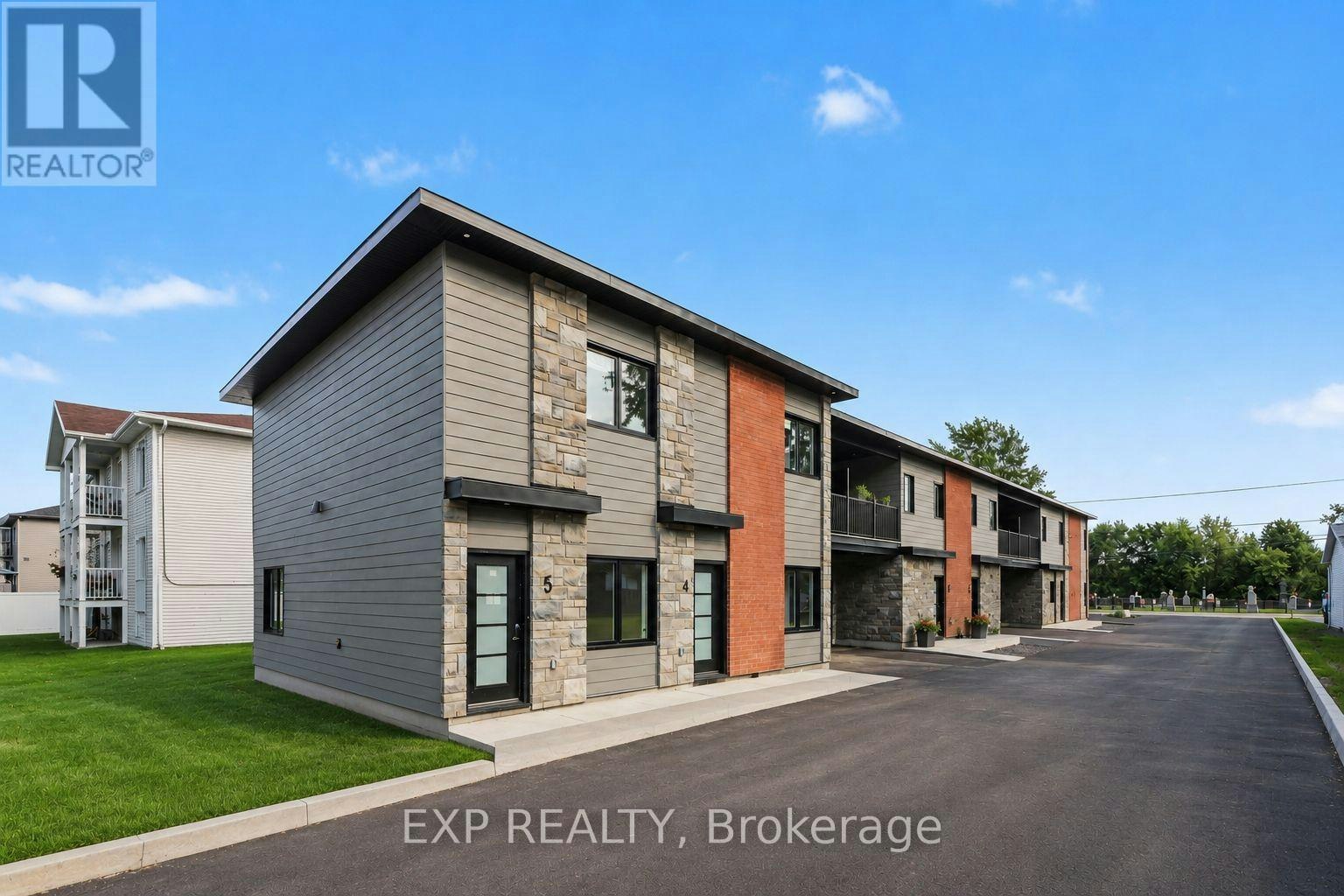 2-1089 Notre Dame Street, Russell, ON, K0A 1W0 - 2