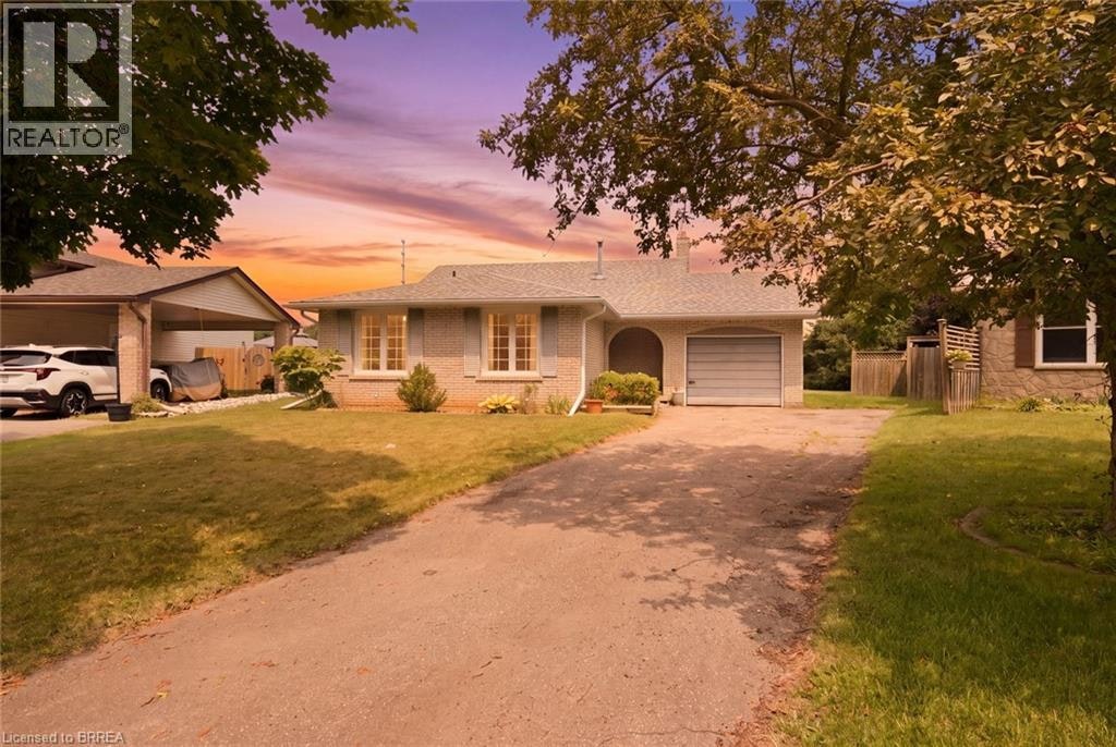 7 Sigurd Jensen Court, Brantford, ON, N3R 6Y8