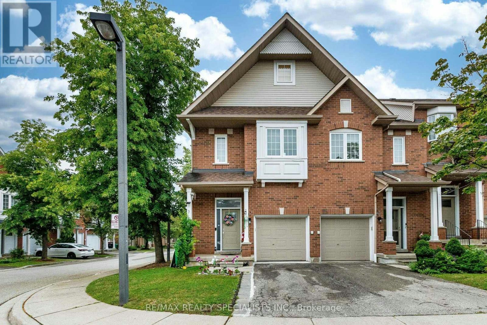 41-1588 South Parade Court, Mississauga, ON, L5M 6E7
