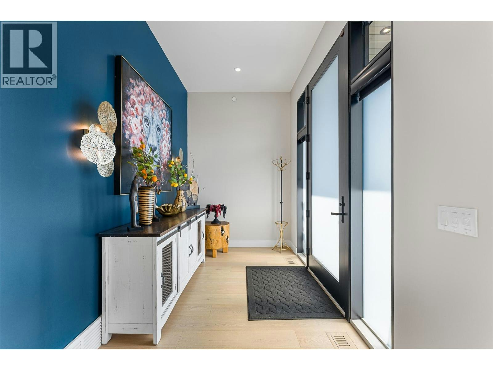 9829 Beacon Hill Crescent - 4