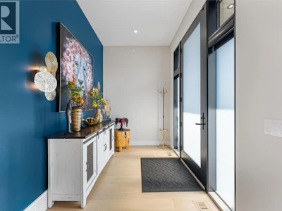 9829 Beacon Hill Crescent - 4