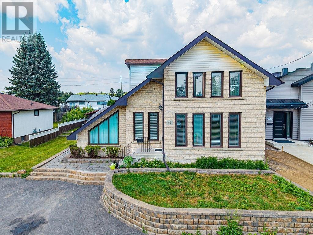 88 Carl Avenue, Thunder Bay, ON, P7B 4Z5