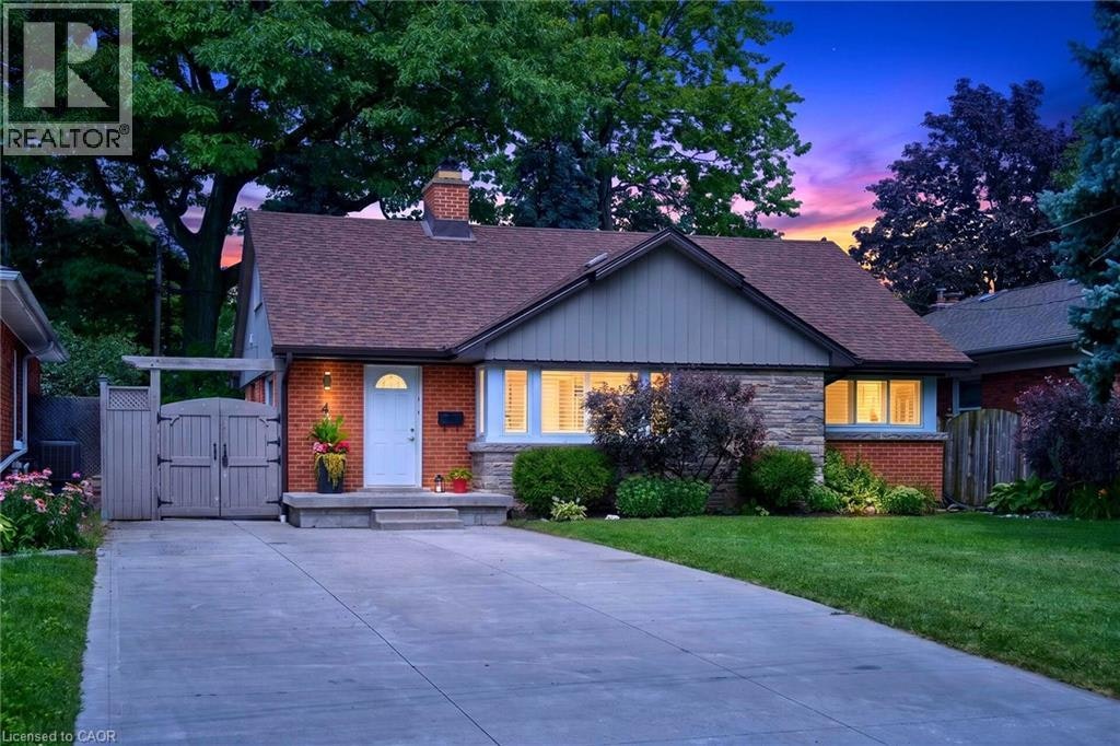 4 Compton Place, Hamilton, ON, L8T 3Y1